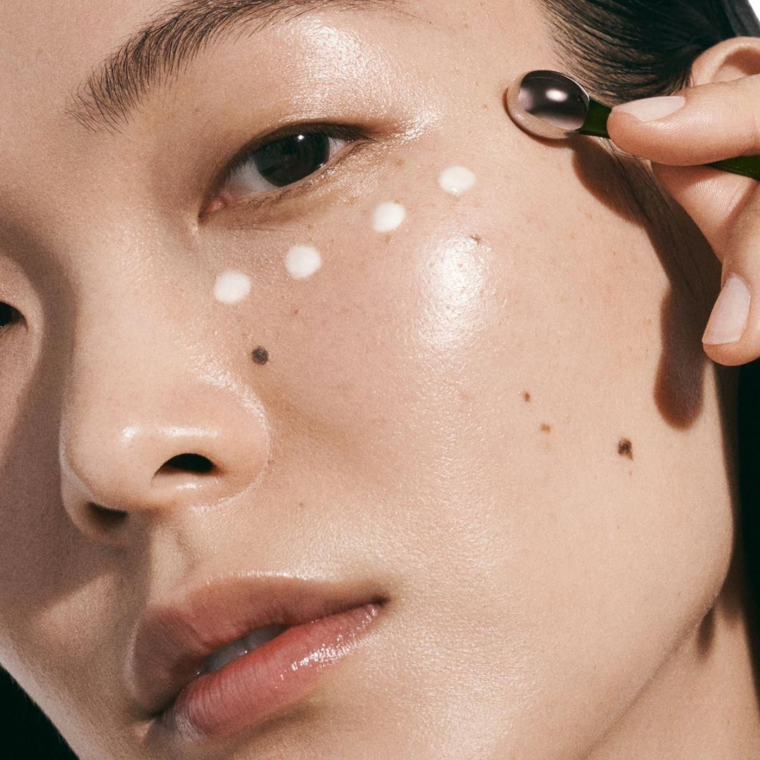 Rodillo masajeador de ojos