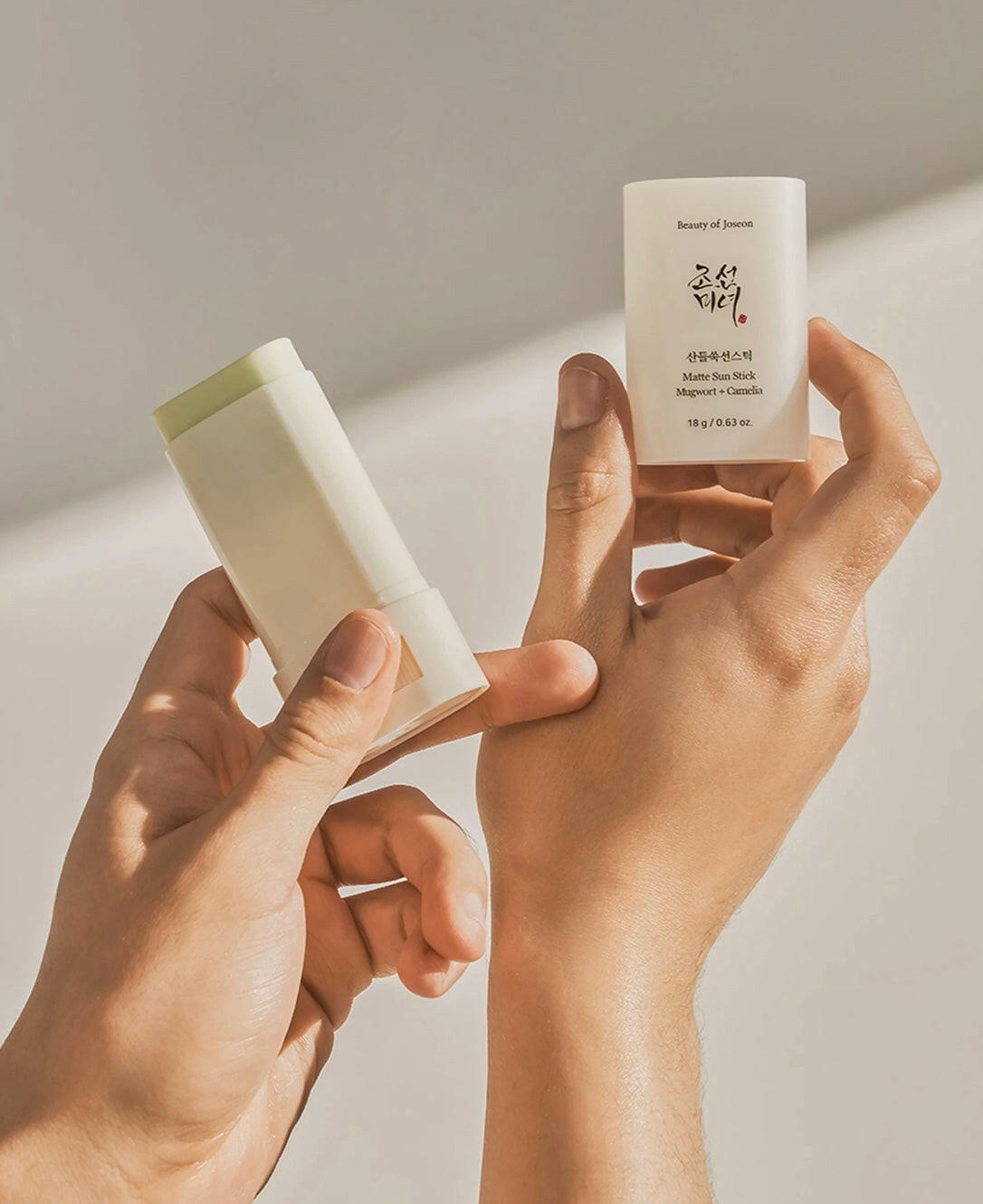 Matte Sun Stick : Mugwort+Camelia SPF50 PA++++.