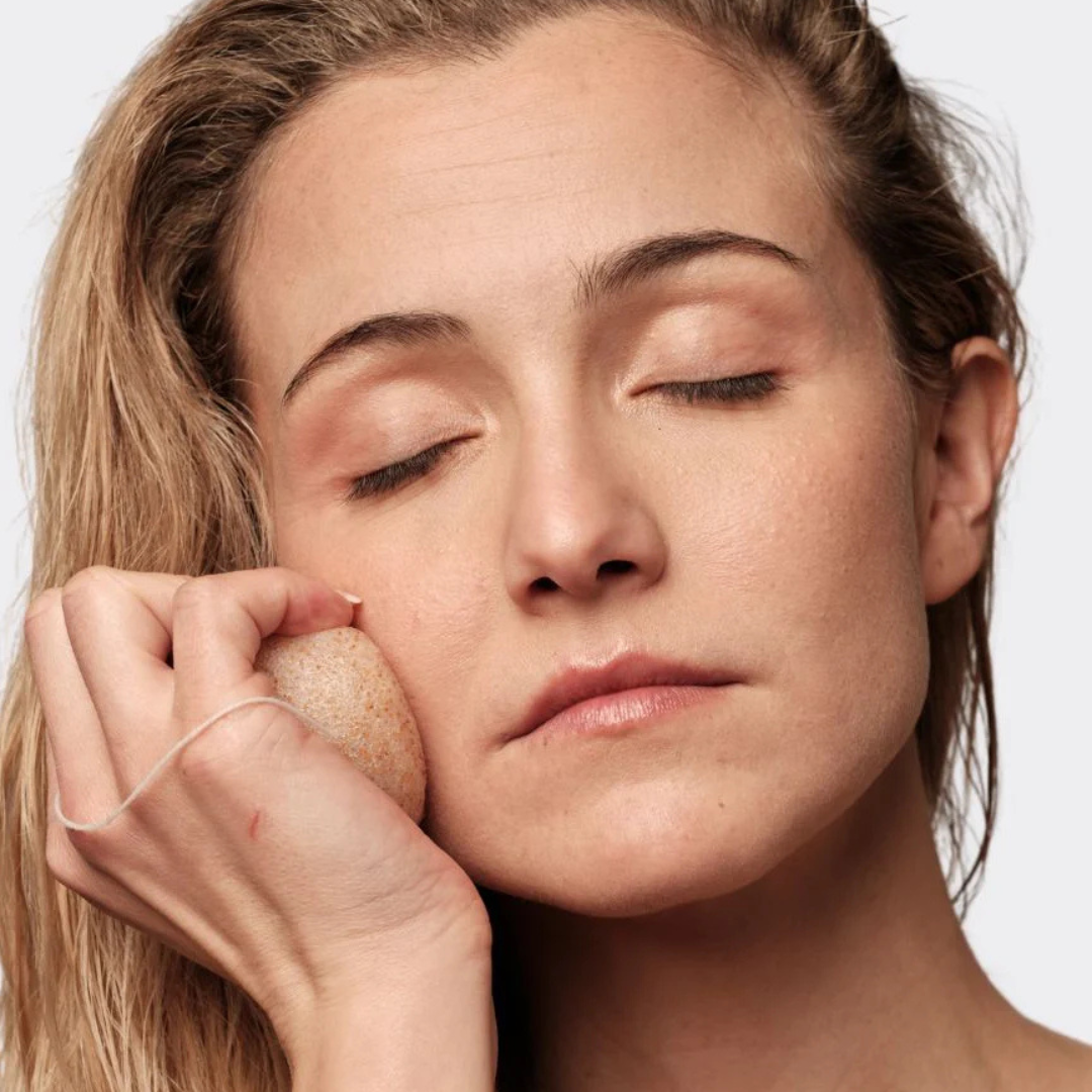 Esponja Facial de Konjac con Nuez